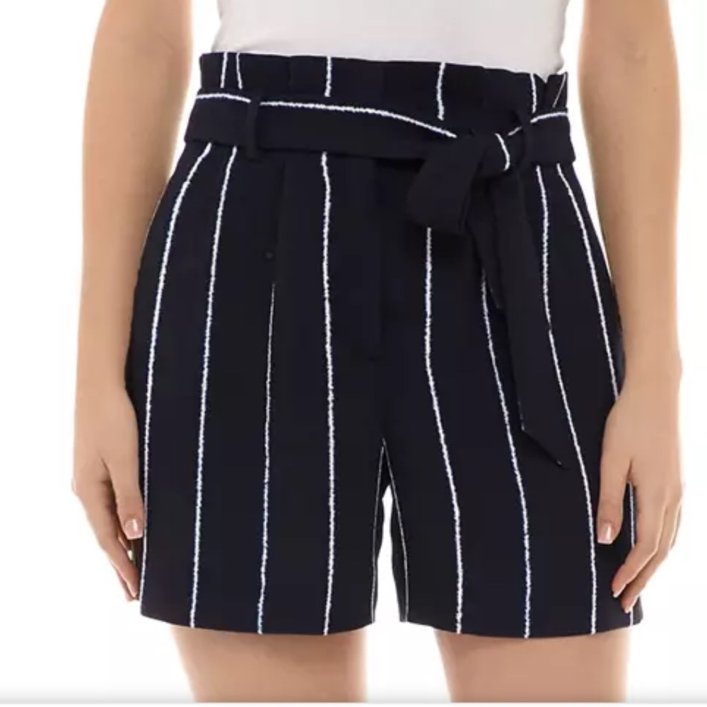 NWT The Limited 5 inch Seam Petite Shorts Size 6P - Picture 5 of 5